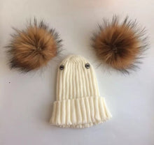 Load image into Gallery viewer, Pom Pom Beanie
