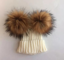 Load image into Gallery viewer, Pom Pom Beanie
